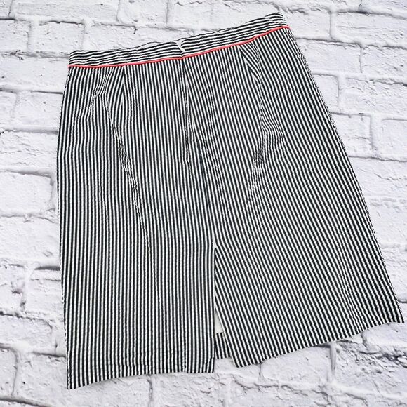 J. Crew Factory Seersucker The Pencil Skirt Grey White Striped Size 8 Lined - Picture 3 of 9